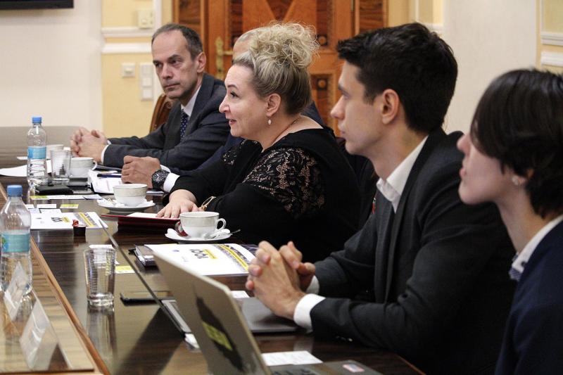 Впровадження цифрового логістичного інкубатора стимулюватиме інновації в портовому секторі, - Володимир Омелян Впровадження цифрового логістичного інкубатора стимулюватиме інновації в портовому секторі, - Володимир Омелян