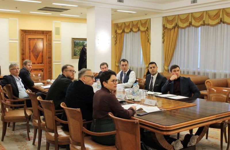 Володимир Омелян провів зустріч з членами Наглядової ради АТ «Укрпошта» Володимир Омелян провів зустріч з членами Наглядової ради АТ «Укрпошта»