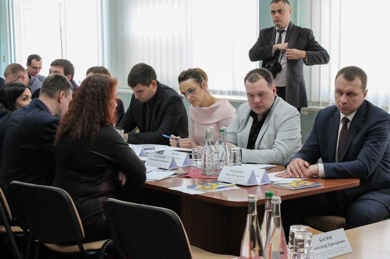 В Україні стартують концесійні проекти - розпочалося перше засідання Конкурсних комісій щодо двох пілотних концесійних проектів у портах Ольвія та Херсон В Україні стартують концесійні проекти - розпочалося перше засідання Конкурсних комісій щодо двох пілотних концесійних проектів у портах Ольвія та Херсон