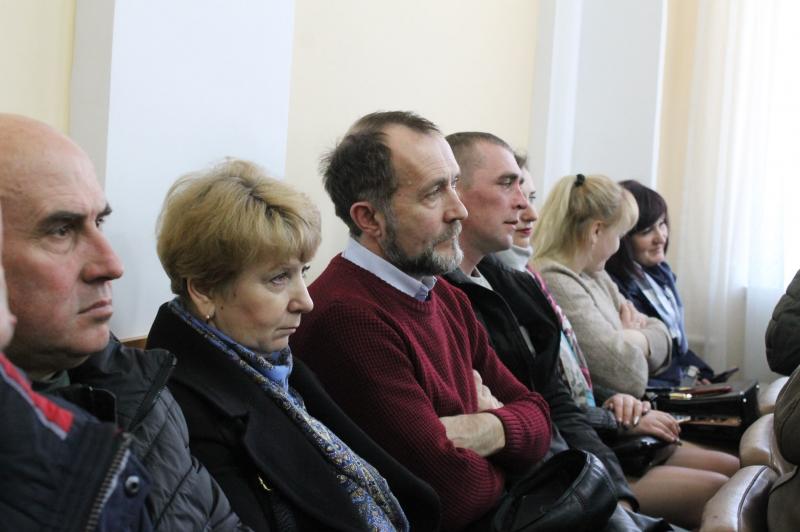 Для відновлення дорожньої інфраструктури важлива підтримка місцевих громад, – Володимир Омелян Для відновлення дорожньої інфраструктури важлива підтримка місцевих громад, – Володимир Омелян