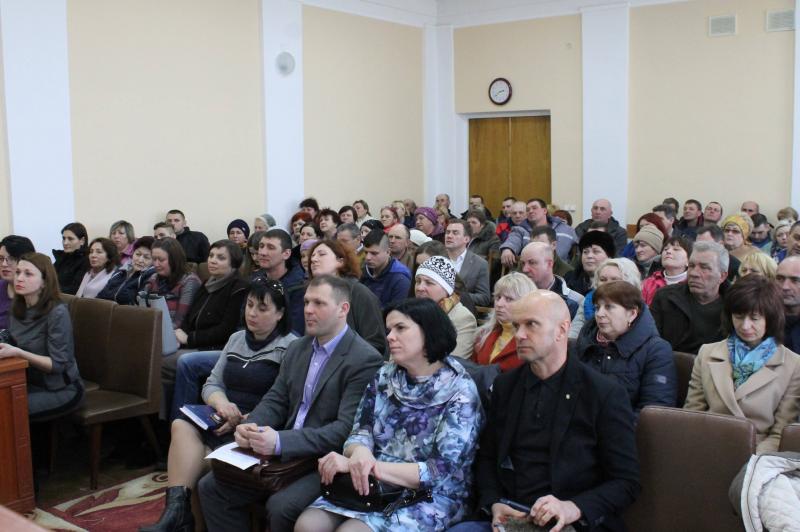 Для відновлення дорожньої інфраструктури важлива підтримка місцевих громад, – Володимир Омелян Для відновлення дорожньої інфраструктури важлива підтримка місцевих громад, – Володимир Омелян