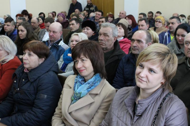 Для відновлення дорожньої інфраструктури важлива підтримка місцевих громад, – Володимир Омелян Для відновлення дорожньої інфраструктури важлива підтримка місцевих громад, – Володимир Омелян