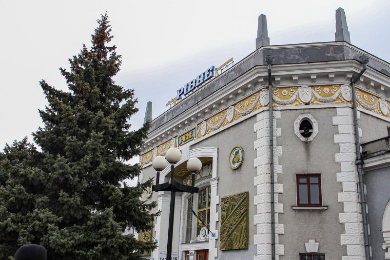 Все починається з доріг: і якісна економіка, і ефективна держава, - Володимир Омелян під час робочої поїздки до Рівненської області Все починається з доріг: і якісна економіка, і ефективна держава, - Володимир Омелян під час робочої поїздки до Рівненської області