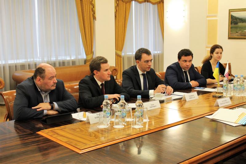 Міністр інфраструктури України Володимир Омелян провів зустріч із Надзвичайним і Повноважним Послом Держави Катар в Україні Гаді Аль-Гаджрі Міністр інфраструктури України Володимир Омелян провів зустріч із Надзвичайним і Повноважним Послом Держави Катар в Україні Гаді Аль-Гаджрі