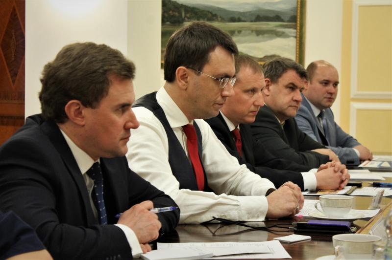 Міністр інфраструктури України Володимир Омелян провів зустріч із представниками канадських ділових кіл Міністр інфраструктури України Володимир Омелян провів зустріч із представниками канадських ділових кіл