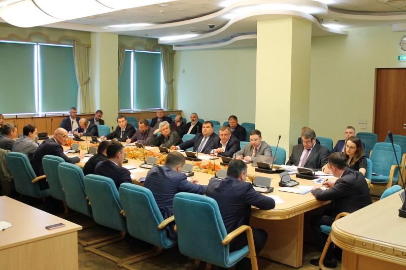 Юрій Лавренюк провів координаційну нараду щодо дотримання вагових норм на автомобільних дорогах України Юрій Лавренюк провів координаційну нараду щодо дотримання вагових норм на автомобільних дорогах України