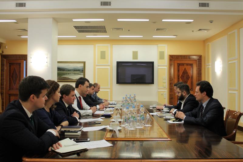 Міністр інфраструктури України Володимир Омелян провів зустріч із представниками канадських ділових кіл Міністр інфраструктури України Володимир Омелян провів зустріч із представниками канадських ділових кіл