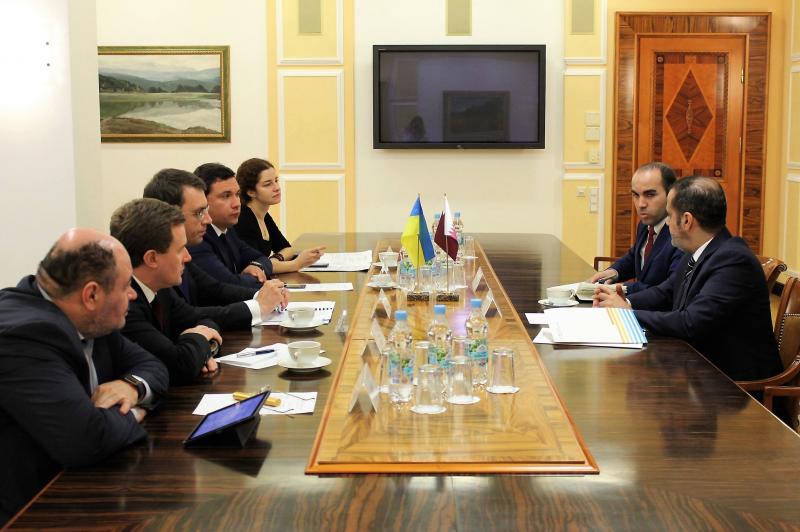 Міністр інфраструктури України Володимир Омелян провів зустріч із Надзвичайним і Повноважним Послом Держави Катар в Україні Гаді Аль-Гаджрі Міністр інфраструктури України Володимир Омелян провів зустріч із Надзвичайним і Повноважним Послом Держави Катар в Україні Гаді Аль-Гаджрі