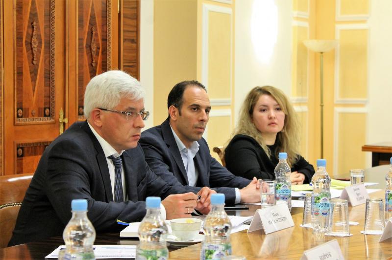 Міністр інфраструктури Володимир Омелян провів зустріч щодо поточного стану та подальших кроків реалізації концесійних проектів у портах Ольвія та Херсон Міністр інфраструктури Володимир Омелян провів зустріч щодо поточного стану та подальших кроків реалізації концесійних проектів у портах Ольвія та Херсон