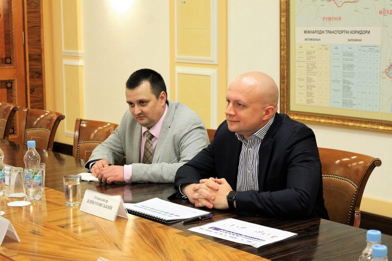 Володимир Омелян провів зустріч із головою НКРЗІ Олександром Животовським Володимир Омелян провів зустріч із головою НКРЗІ Олександром Животовським