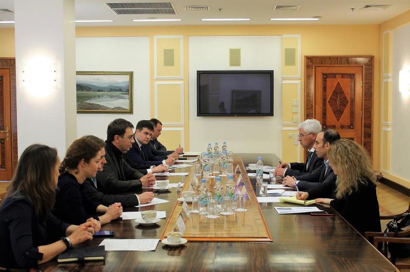 Міністр інфраструктури Володимир Омелян провів зустріч щодо поточного стану та подальших кроків реалізації концесійних проектів у портах Ольвія та Херсон Міністр інфраструктури Володимир Омелян провів зустріч щодо поточного стану та подальших кроків реалізації концесійних проектів у портах Ольвія та Херсон