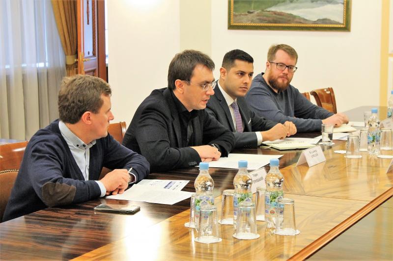 Володимир Омелян провів зустріч із головою НКРЗІ Олександром Животовським Володимир Омелян провів зустріч із головою НКРЗІ Олександром Животовським