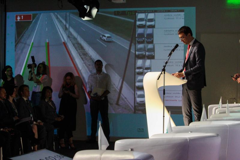 Володимир Омелян відкрив форум «Digitalization. Business talk. Open opportunities» Володимир Омелян відкрив форум «Digitalization. Business talk. Open opportunities»