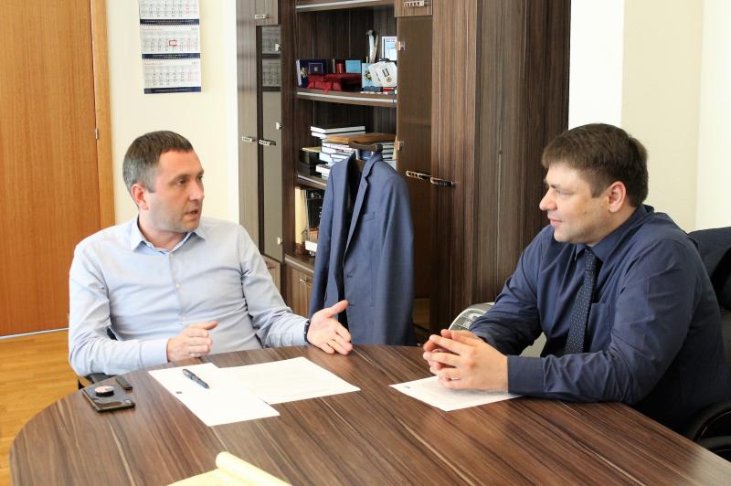 Юрій Лавренюк провів зустріч із представниками проекту USAID «Підтримка організацій-лідерів у протидії корупції в Україні «ВзаємоДія» Юрій Лавренюк провів зустріч із представниками проекту USAID «Підтримка організацій-лідерів у протидії корупції в Україні «ВзаємоДія»