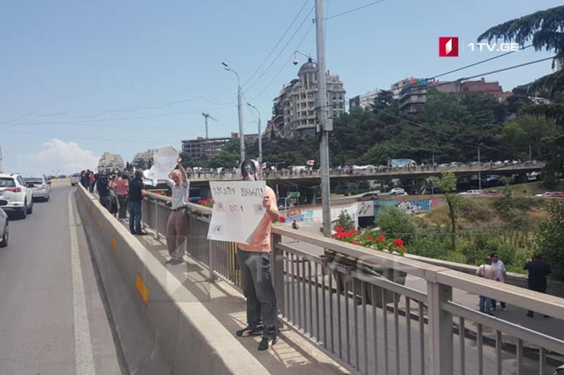 Протести в Грузії: одну з активісток госпіталізували
