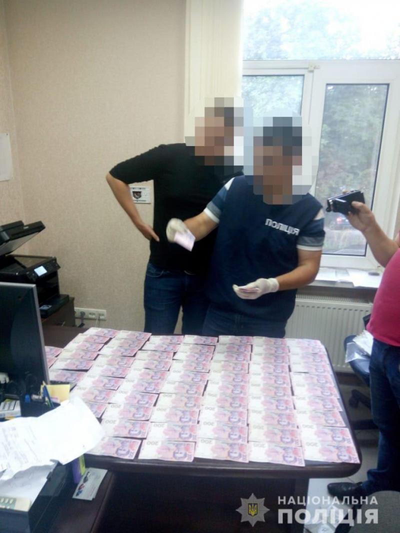 Поліцейські викрили посадовців митниці у створенні «схеми» на третину мільйона гривень