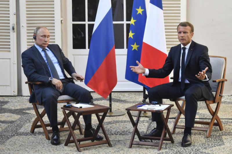 Путін і Макрон обговорювали питання обміну утримуваними між РФ та Україною, - Пєсков