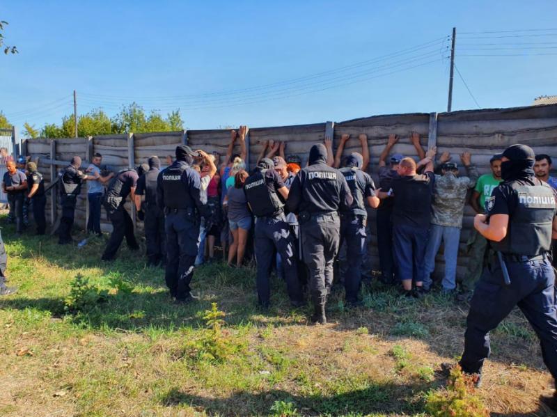 Поліція затримала понад 30 осіб, які побили журналістів телеканалу «112 Україна»