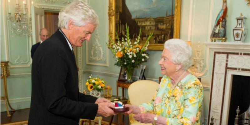 Королева Єлизавета ІІ «розчарована неспроможністю британських політиків керувати державою»