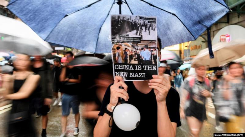 Twitter та Facebook звинуватили владу Китаю у використанні соцмереж проти мітингувальників у Гонконгу