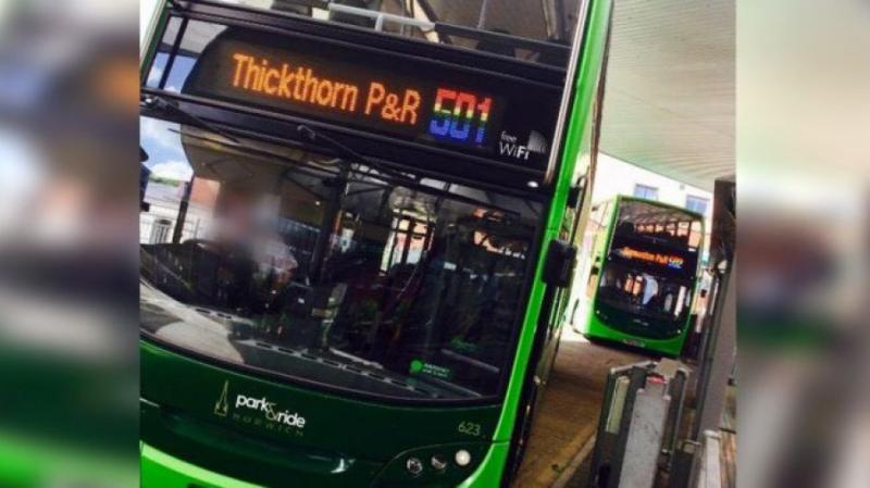 У Британії водій відмовився везти пасажирів в автобусі, що «пропагує гомосексуальність»