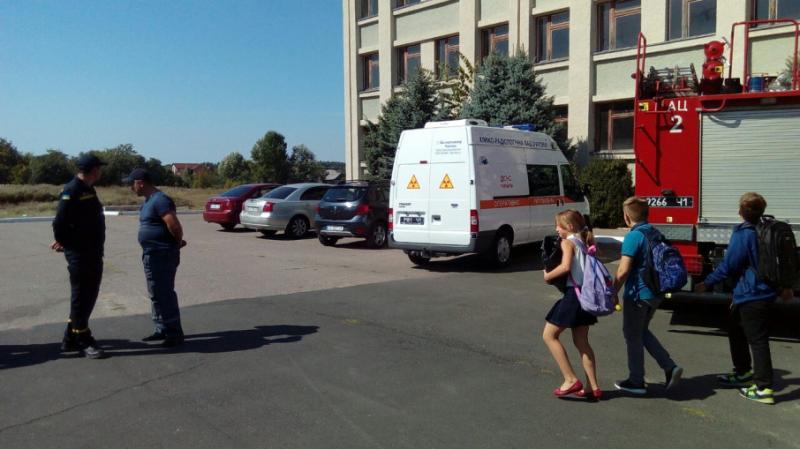 У школі в Черкасах розпилили газ: 20 дітей потрапили до лікарні