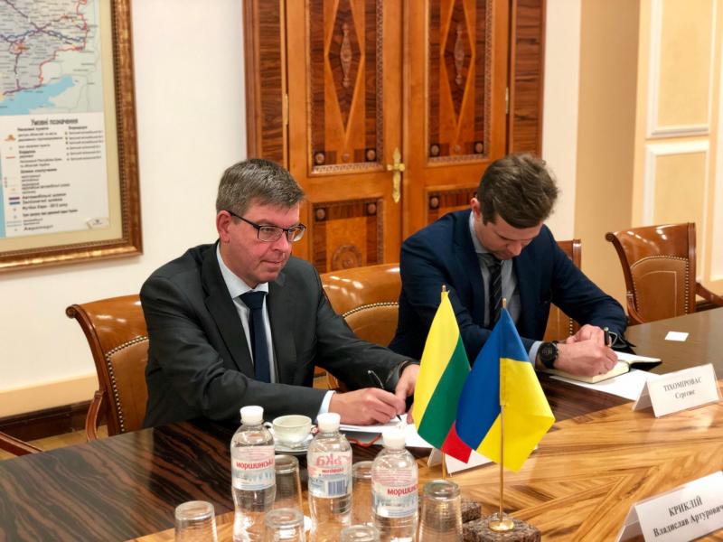 Владислав Криклій провів зустріч із Надзвичайним і Повноважним Послом Литовської Республіки в Україні Марюсом Януконісом Владислав Криклій провів зустріч із Надзвичайним і Повноважним Послом Литовської Республіки в Україні Марюсом Януконісом