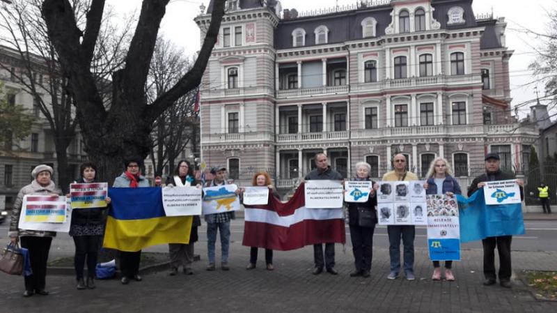 У Ризі відбулась акція на підтримку українців та кримських татар