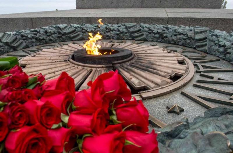 Голова Верховної Ради України Дмитро Разумков взяв участь у вшануванні пам’яті ветеранів Другої світової війни