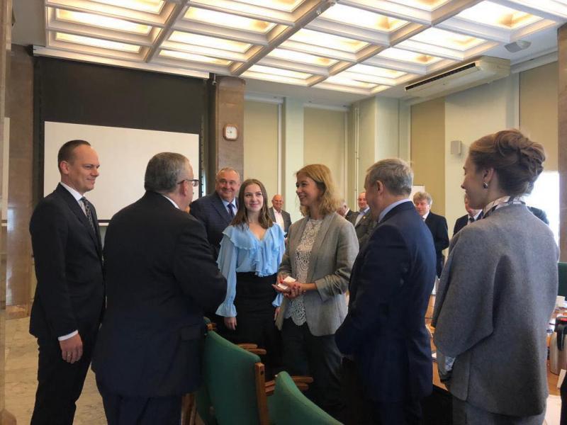 Досягнуто домовленості щодо виділення 15 000 дозволів Республіки Польща на здійснення автомобільних вантажних перевезень у 2019 році Досягнуто домовленості щодо виділення 15 000 дозволів Республіки Польща на здійснення автомобільних вантажних перевезень у 2019 році