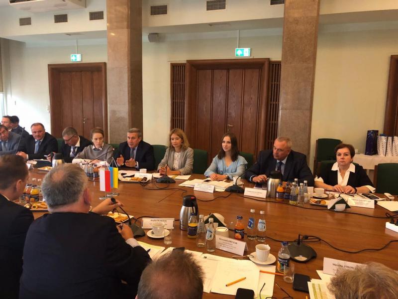 Досягнуто домовленості щодо виділення 15 000 дозволів Республіки Польща на здійснення автомобільних вантажних перевезень у 2019 році Досягнуто домовленості щодо виділення 15 000 дозволів Республіки Польща на здійснення автомобільних вантажних перевезень у 2019 році
