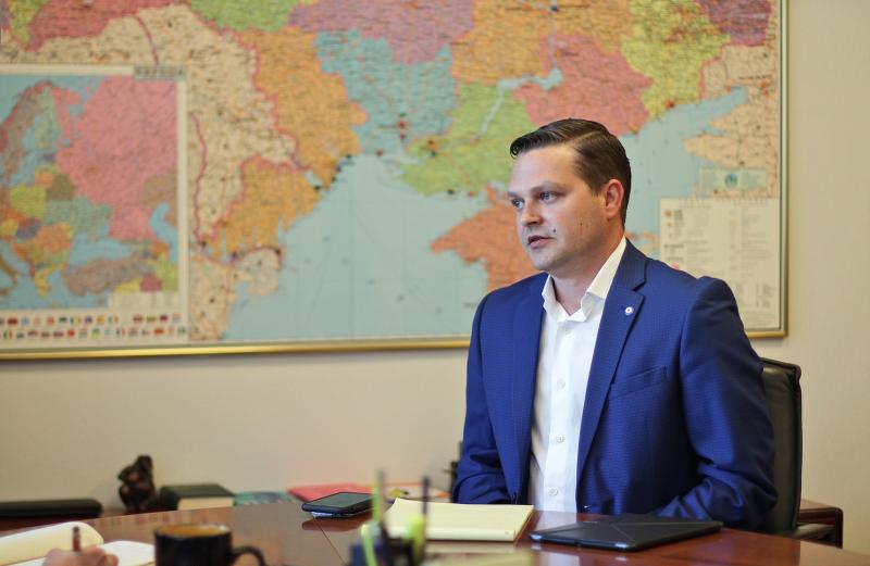 Контрольный пакет акций "Укрзализныци", "Укрпошты" и АМПУ останется у государства, - замминистра инфраструктуры Олег Ющенко Контрольный пакет акций "Укрзализныци", "Укрпошты" и АМПУ останется у государства, - замминистра инфраструктуры Олег Ющенко