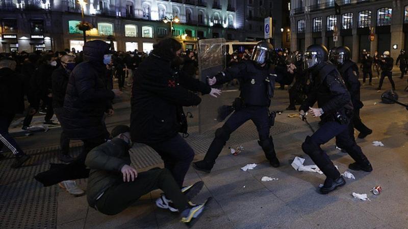 Головні міста Іспанії пережили ніч насильства через ув’язненого репера