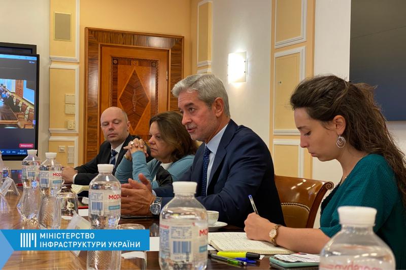 Локалізація та нові робочі місця: відбулась зустріч Міністерства інфраструктури та компанії Alstom Локалізація та нові робочі місця: відбулась зустріч Міністерства інфраструктури та компанії Alstom
