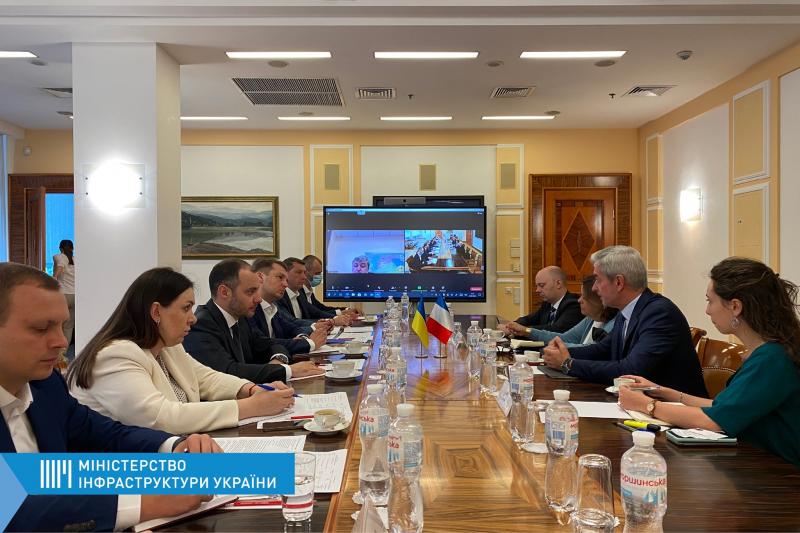 Локалізація та нові робочі місця: відбулась зустріч Міністерства інфраструктури та компанії Alstom Локалізація та нові робочі місця: відбулась зустріч Міністерства інфраструктури та компанії Alstom