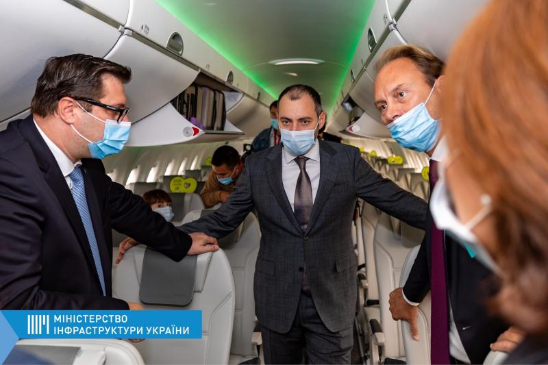 Україна показала позитивну тенденцію зростання внутрішніх авіаперевезень — Олександр Кубраков Україна показала позитивну тенденцію зростання внутрішніх авіаперевезень — Олександр Кубраков