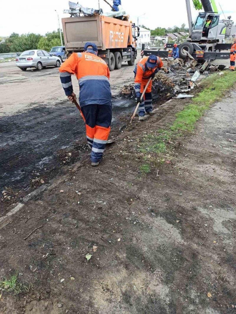 Відновили рух знищеною під час бойових дій переправою на шляху до Ізюму Відновили рух знищеною під час бойових дій переправою на шляху до Ізюму